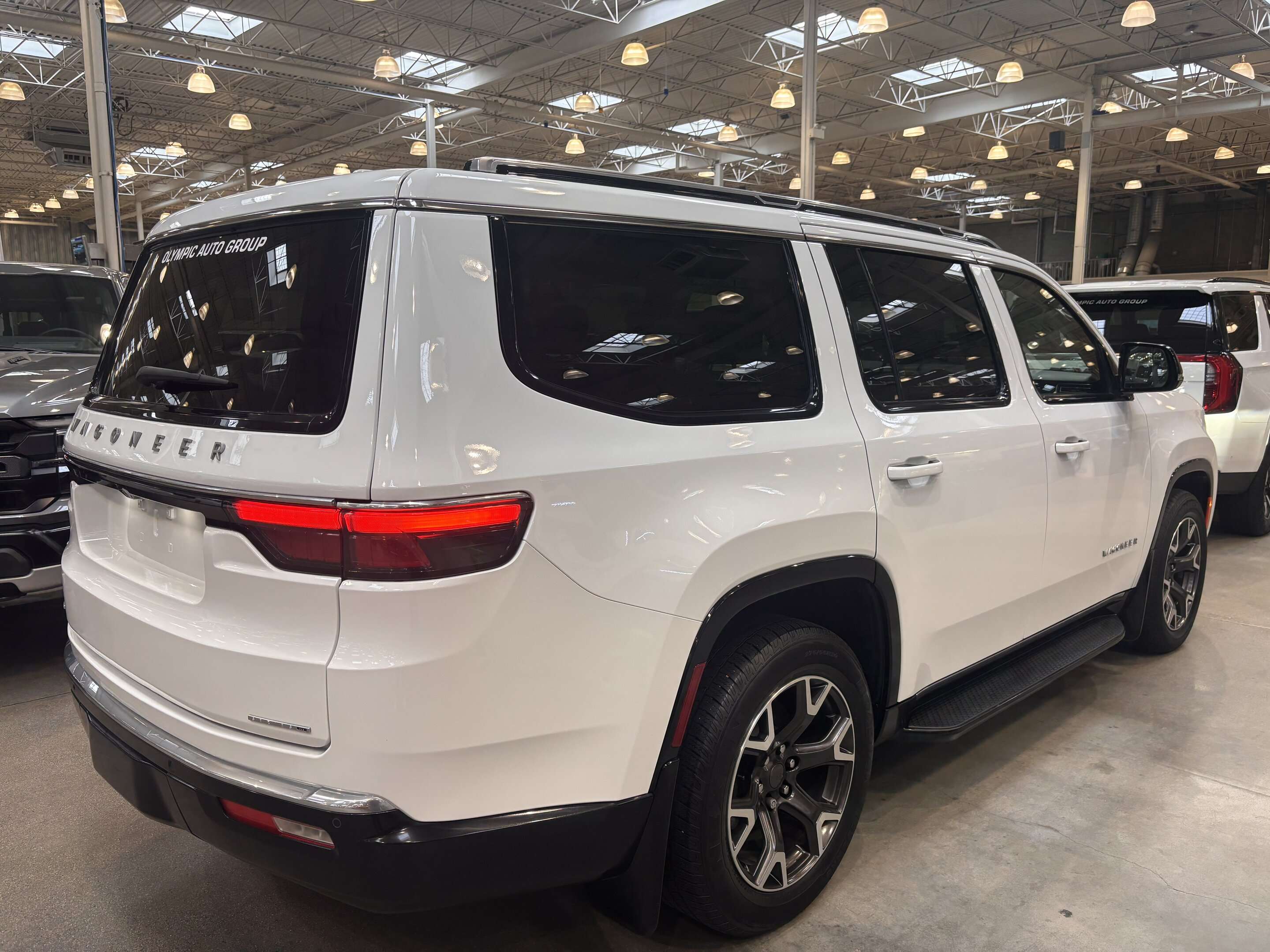 2023 Jeep Wagoneer Series III 4X4 | $206/ WEEK | VENTILATED SEATS | A — снимка 1