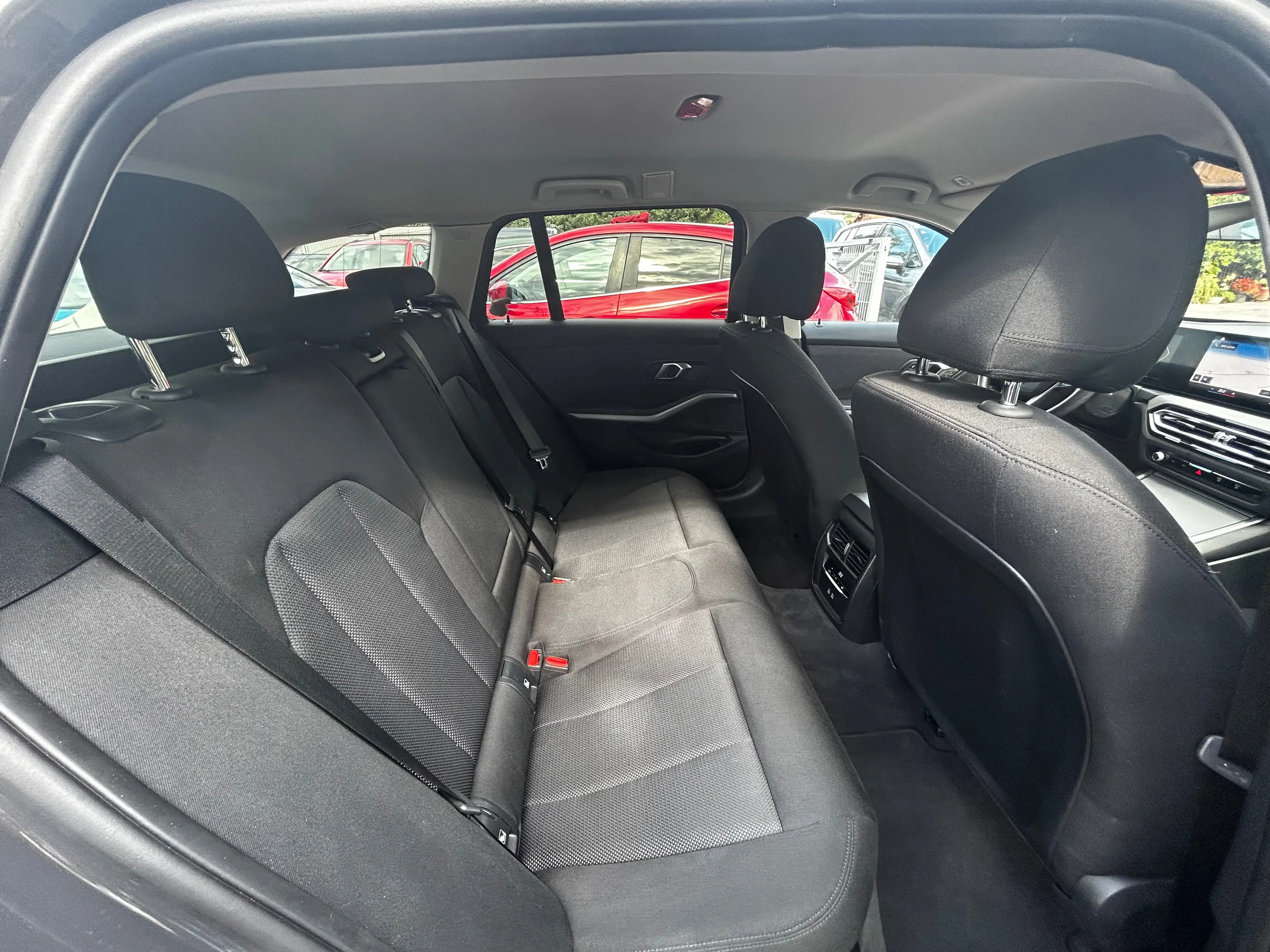 BMW 318 318 d Aut Navigation LED Kamera 1 Besitz — photo 13