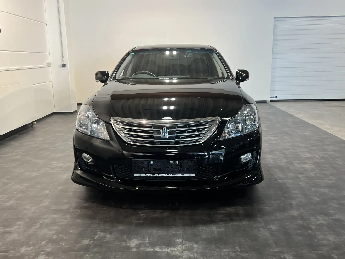Toyota Crown Hybrid 3.5 V6 Schwarz - 2
