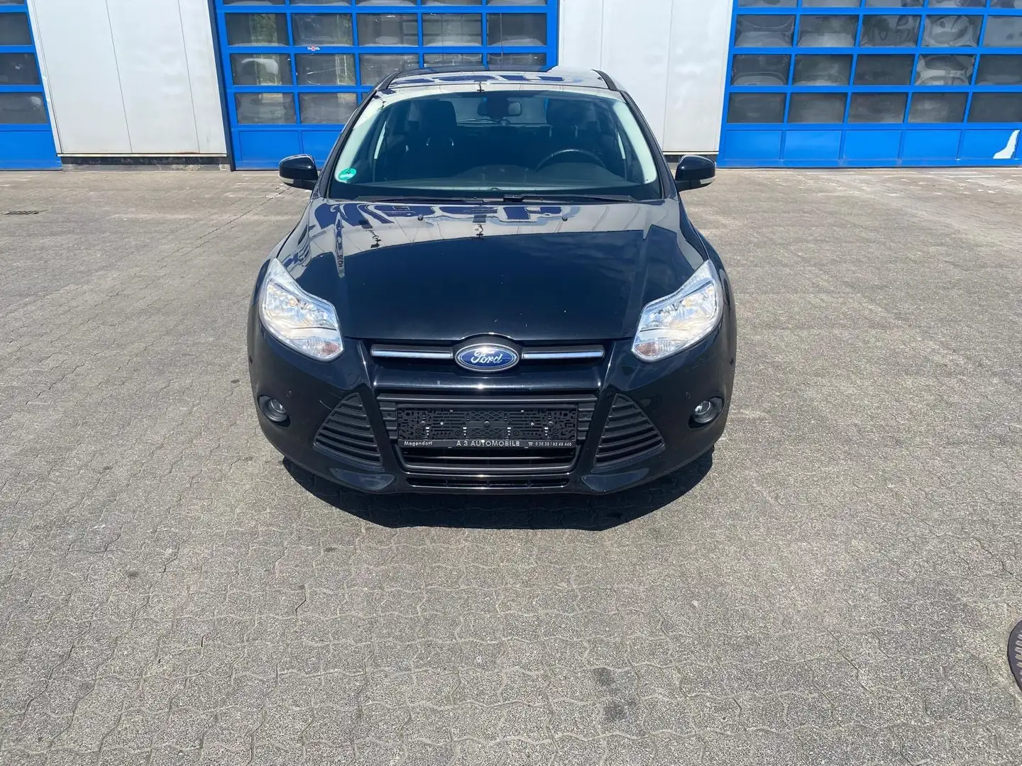 Ford Focus Lim. Sync Edition Schwarz - 2