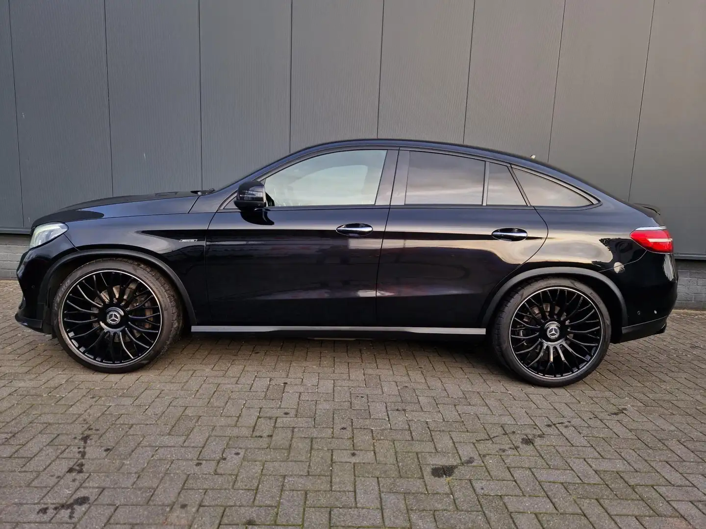 Mercedes-Benz GLE 450 Coupé AMG 4MATIC Negro - 2