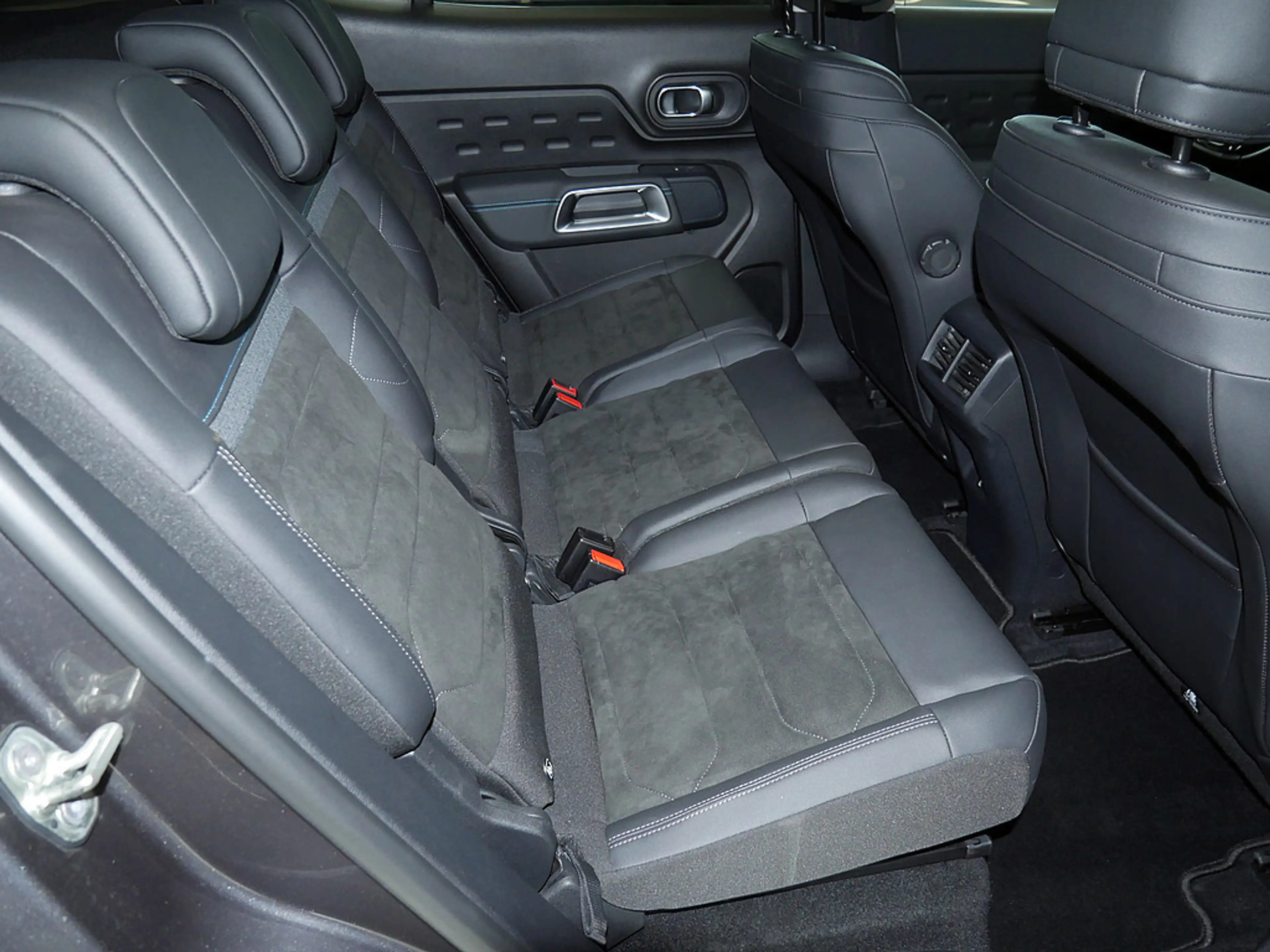 Citroen C5 Aircross BlueHDi 130 Plus KAMERA NAVI LED — photo 12