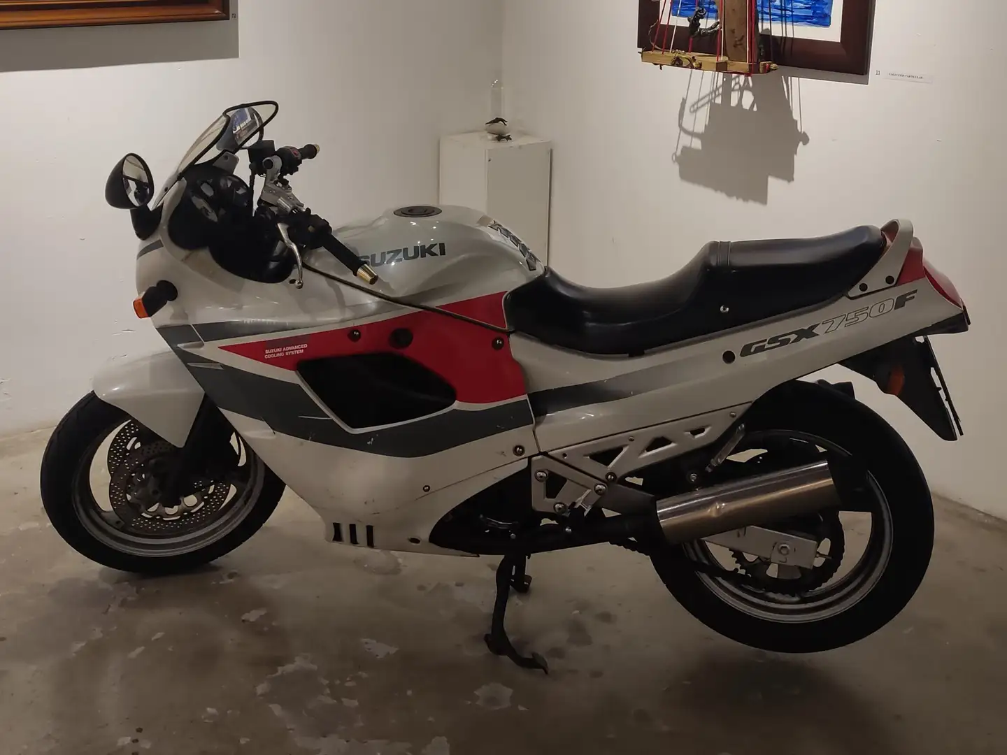 Suzuki GSX 750 F Alb - 1