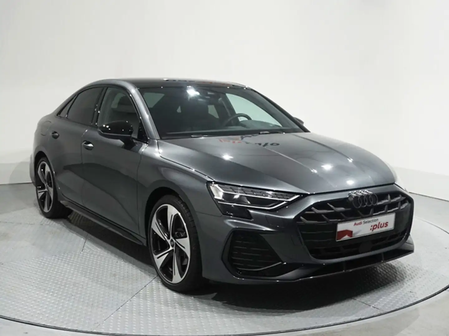 Audi A3 Sedán 35 TFSI S line S tronic Gris - 1