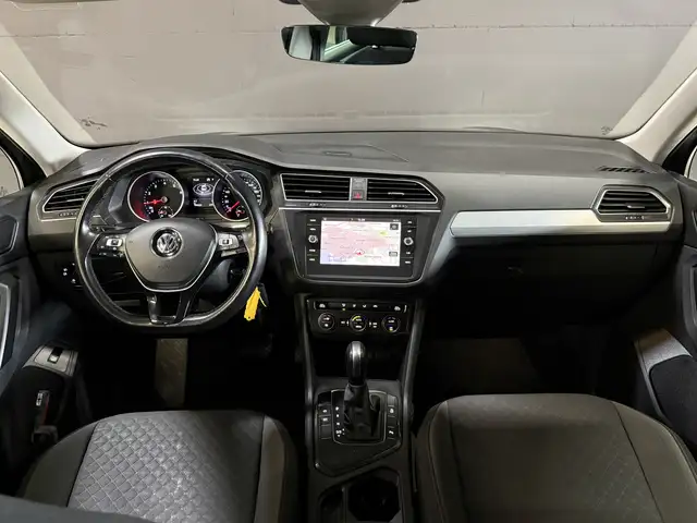 Volkswagen Tiguan view 2