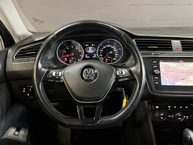 Volkswagen Tiguan view 12