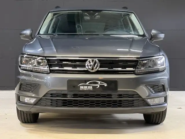 Volkswagen Tiguan view 4