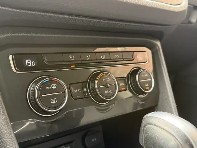 Volkswagen Tiguan view 24