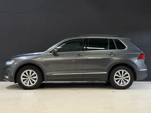 Volkswagen Tiguan view 3