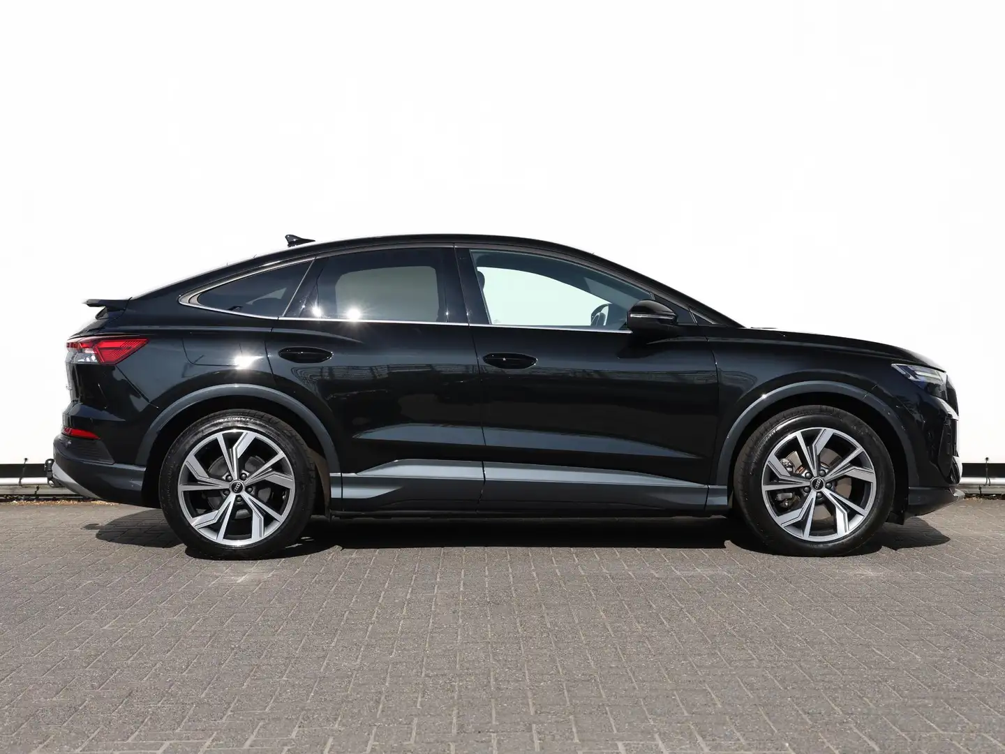 Audi Q4 e-tron Sportback 40 Launch edition Advanced 77 kWh 204pk Noir - 2