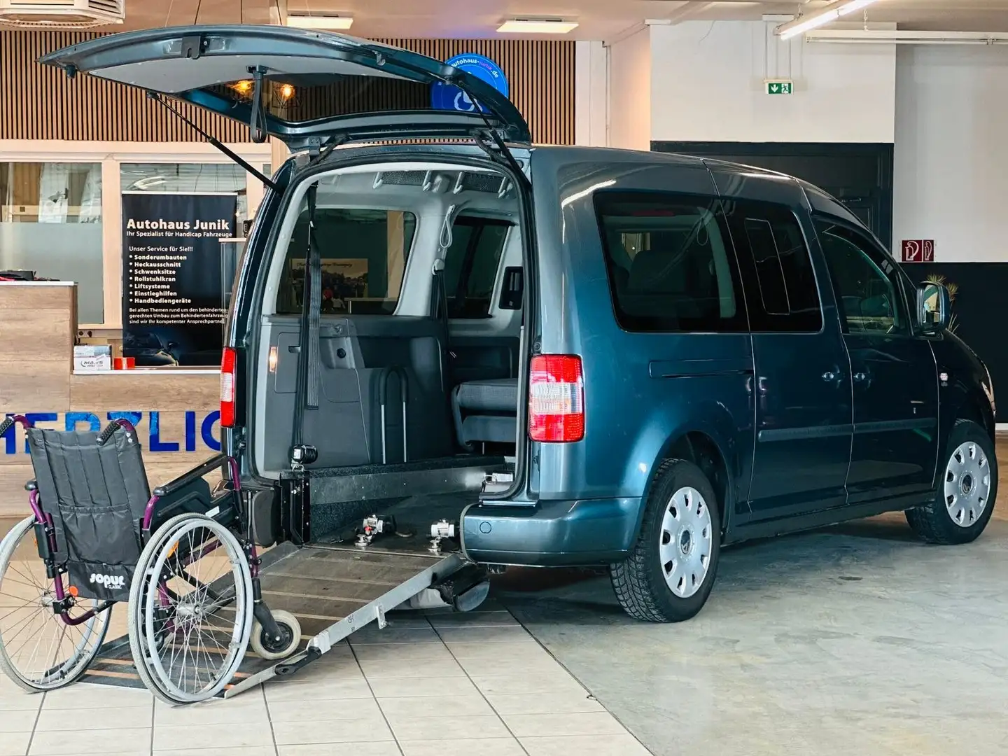 Volkswagen Caddy 1,6-Maxi-Behindertengerecht-Rampe-TOP Gris - 1