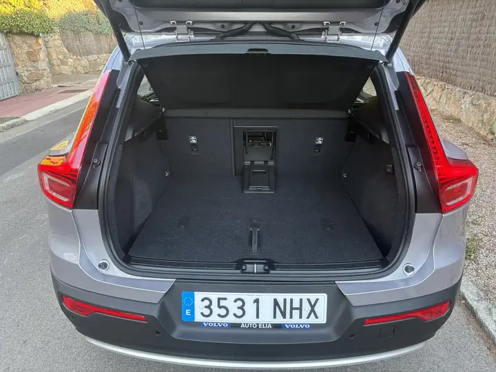 Volvo XC40 2025, foto 20