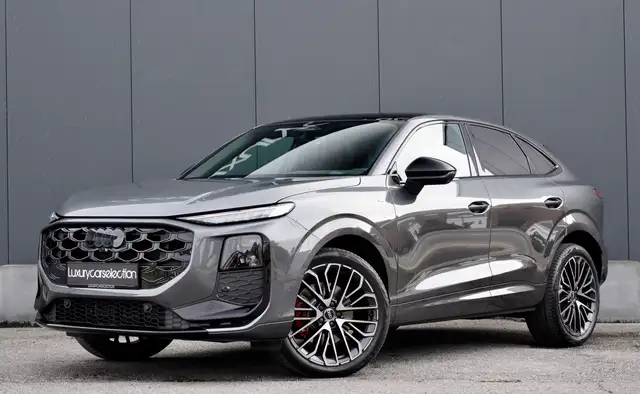 Audi Q3 view 2