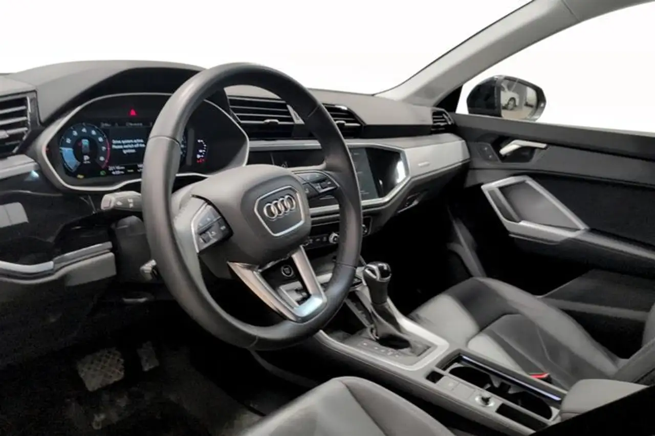 Audi Q3 снимка Audi Q3