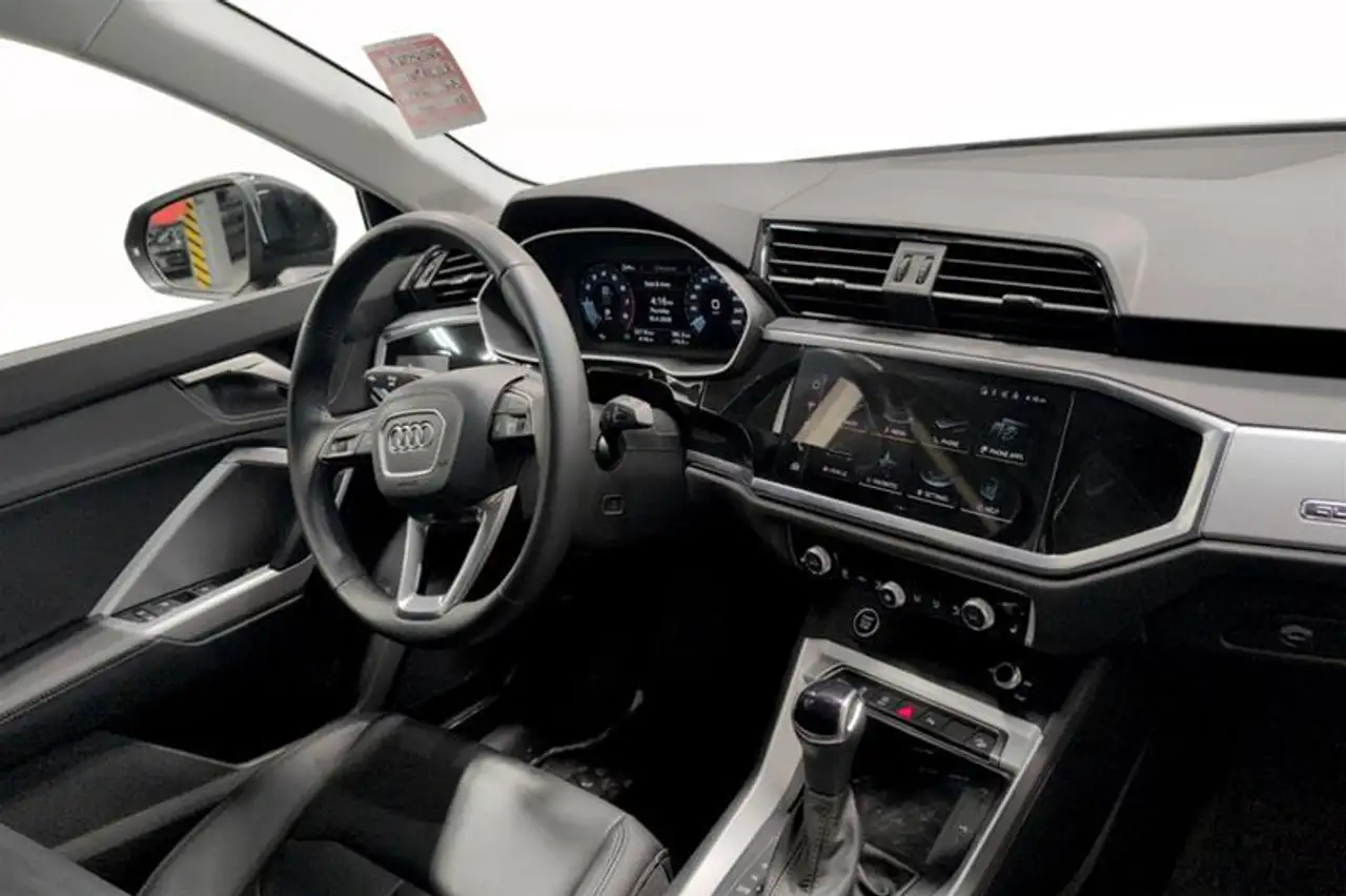 Audi Q3 снимка Audi Q3