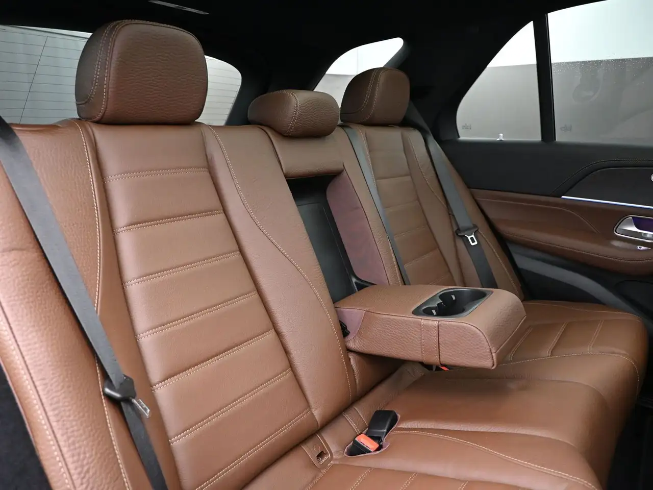Mercedes-Benz GLE снимка Mercedes-Benz GLE