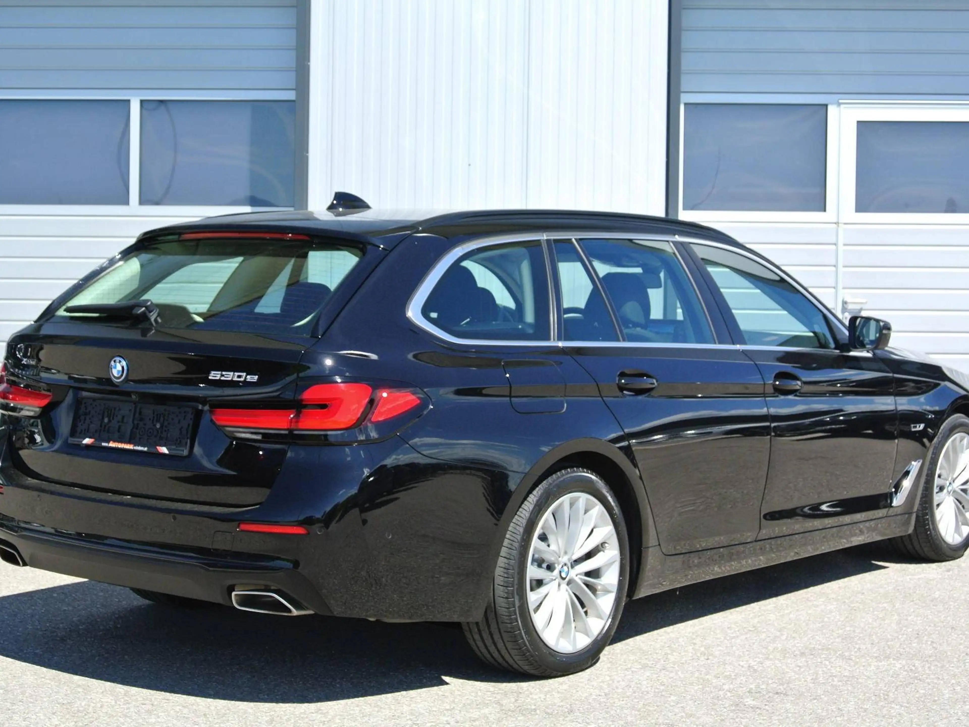 BMW 530 e xdrive touring Aut. * Live-Cockpit * 1. BESITZ — photo 4