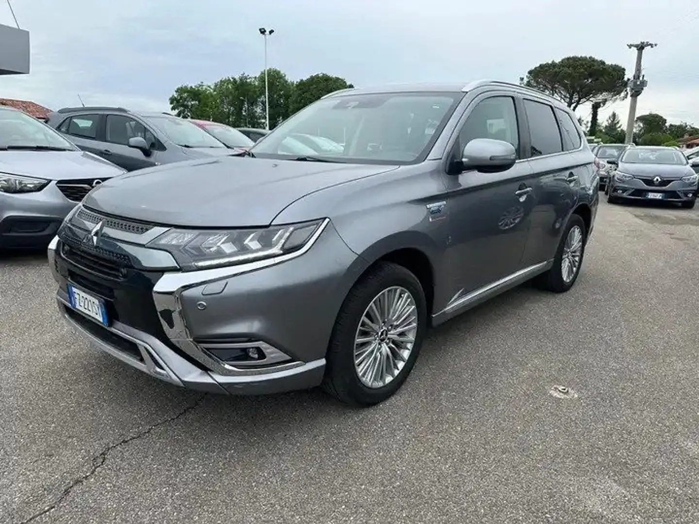Mitsubishi Outlander Outlander phev 2.4 Instyle Plus 4wd - FZ221SY Grigio - 2