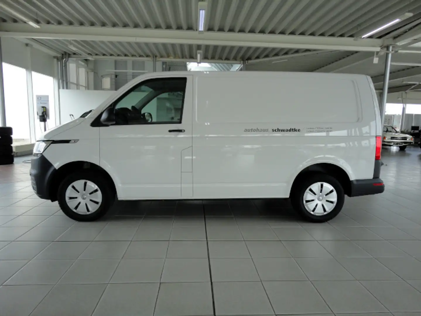 Volkswagen T6.1 Transporter Kasten kurzer Radstand TDI PDC hi Weiß - 2