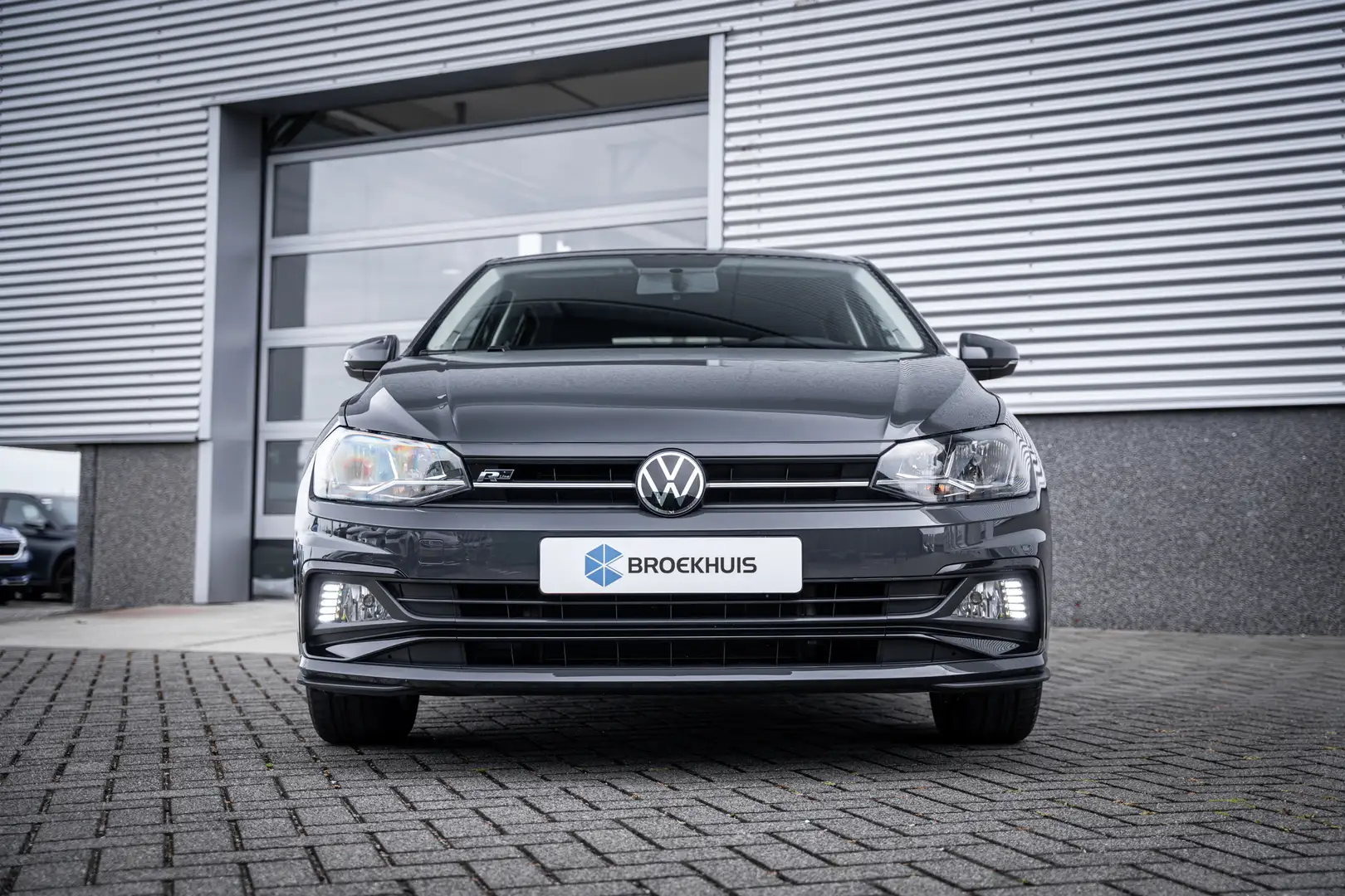 Volkswagen Polo 1.0 TSI R-Line Edition Grijs - 2