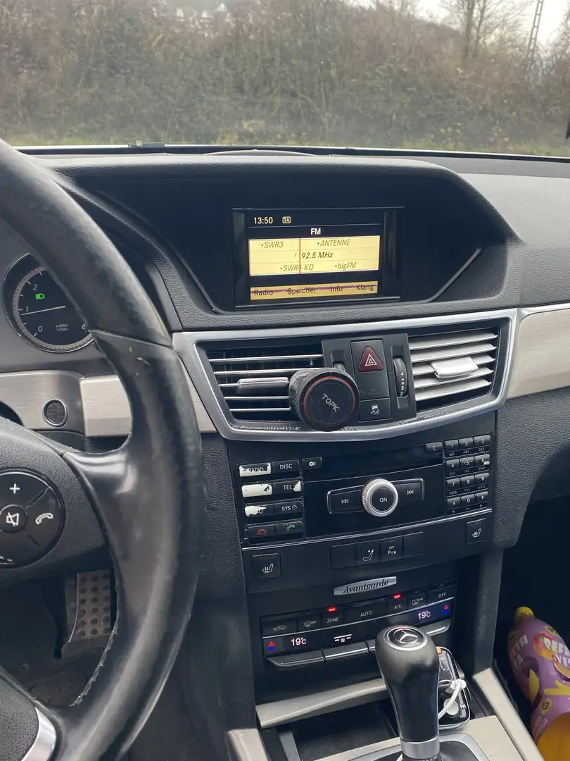 Mercedes-Benz E 220 T CDI DPF BlueEFFICIENCY Automatik - 2