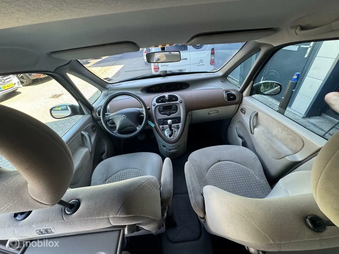 Citroen Xsara Picasso 2.0i-16V Attraction Automaat Airco Grijs - 2