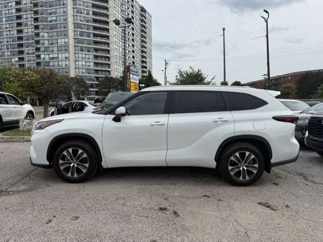 2026 Toyota Highlander XLE Hybrid 8 Passenger — photo 1
