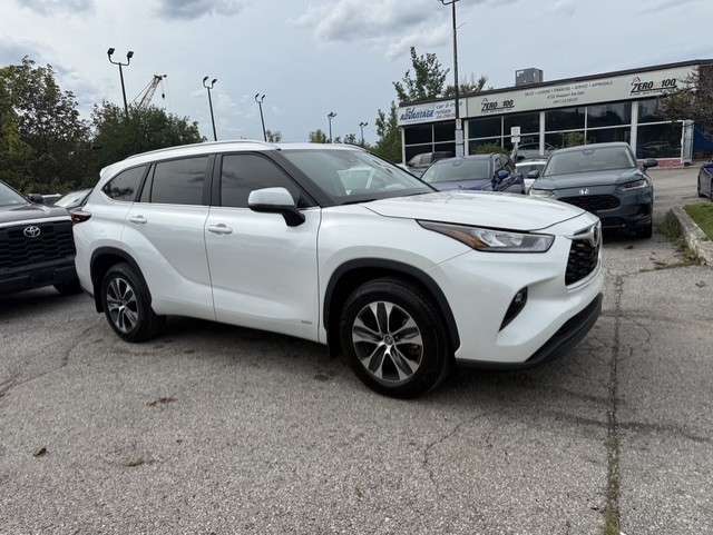 2026 Toyota Highlander XLE Hybrid 8 Passenger