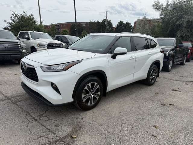 2026 Toyota Highlander XLE Hybrid 8 Passenger — photo 1