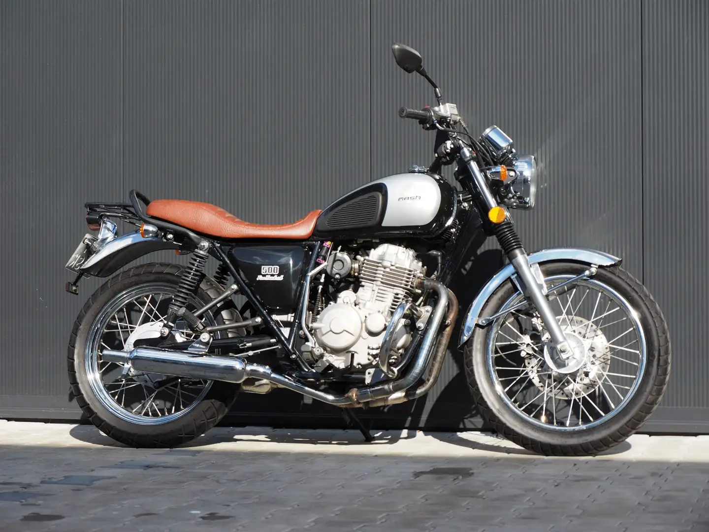 Mash Five Hundred 400 400cc dual cam 4 valve Zwart - 1