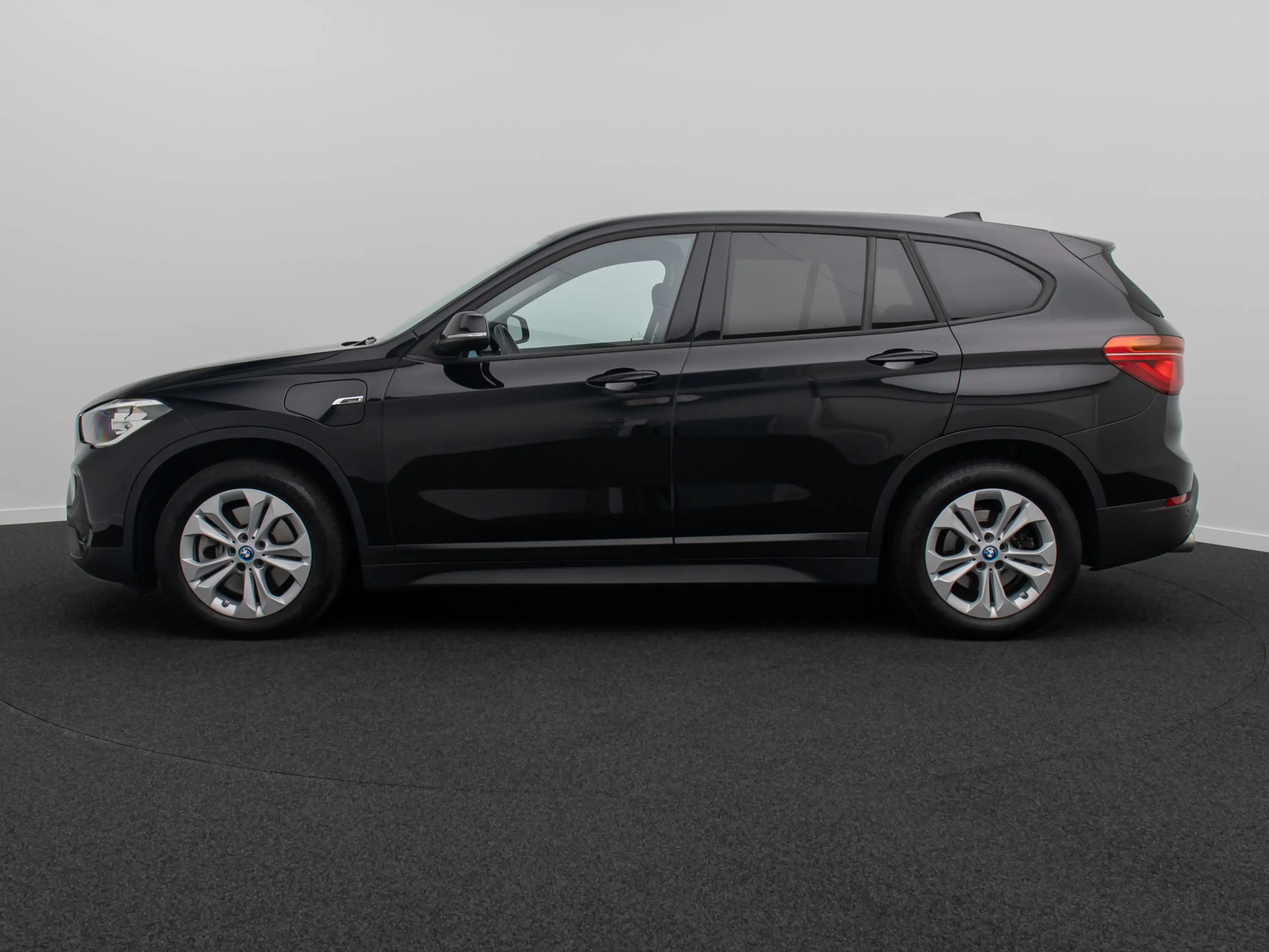 BMW X1 GeschwindigReg DAB ParkAss Navi Lordos — photo 11