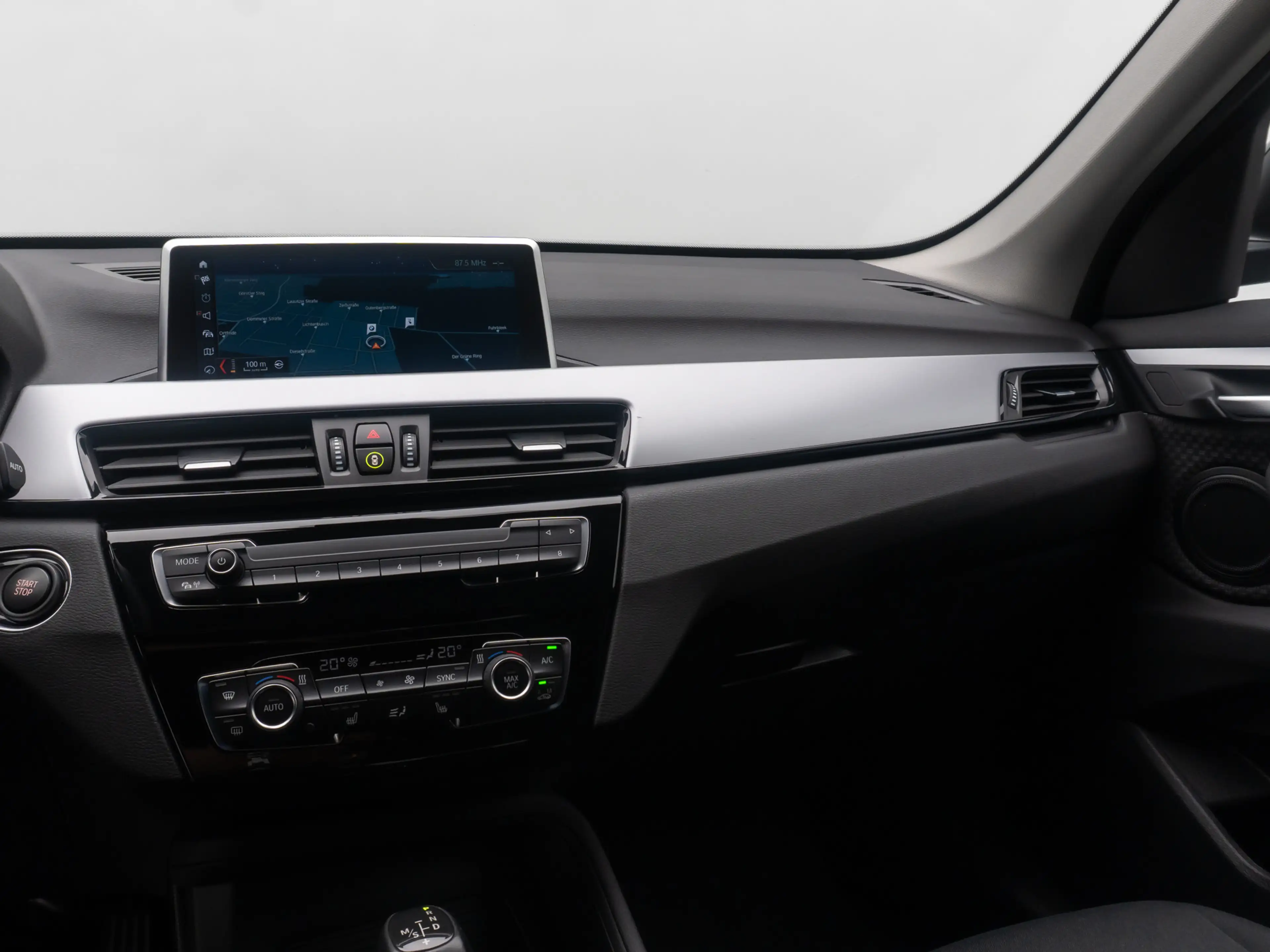 BMW X1 GeschwindigReg DAB ParkAss Navi Lordos — photo 21