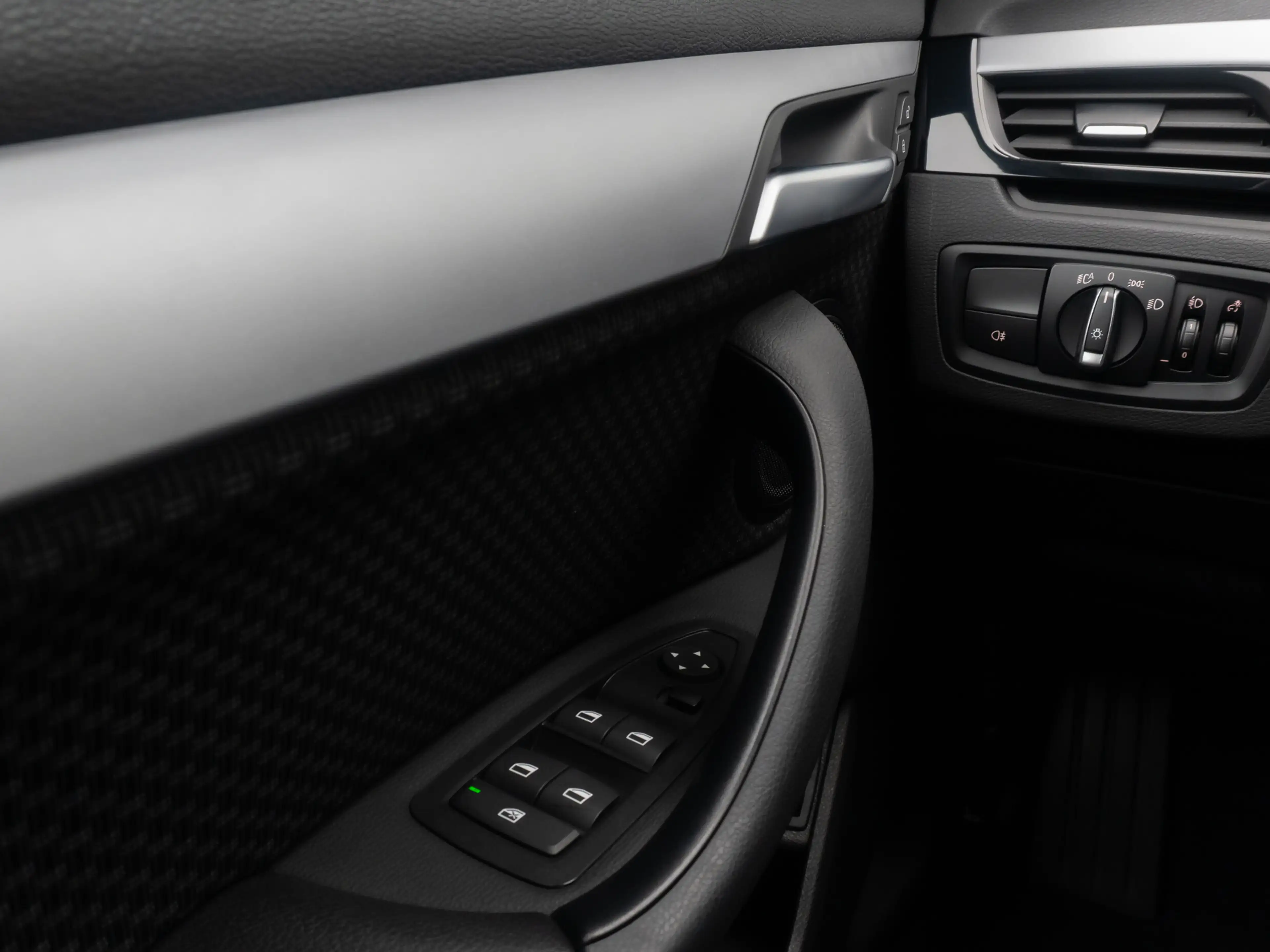 BMW X1 GeschwindigReg DAB ParkAss Navi Lordos — photo 31