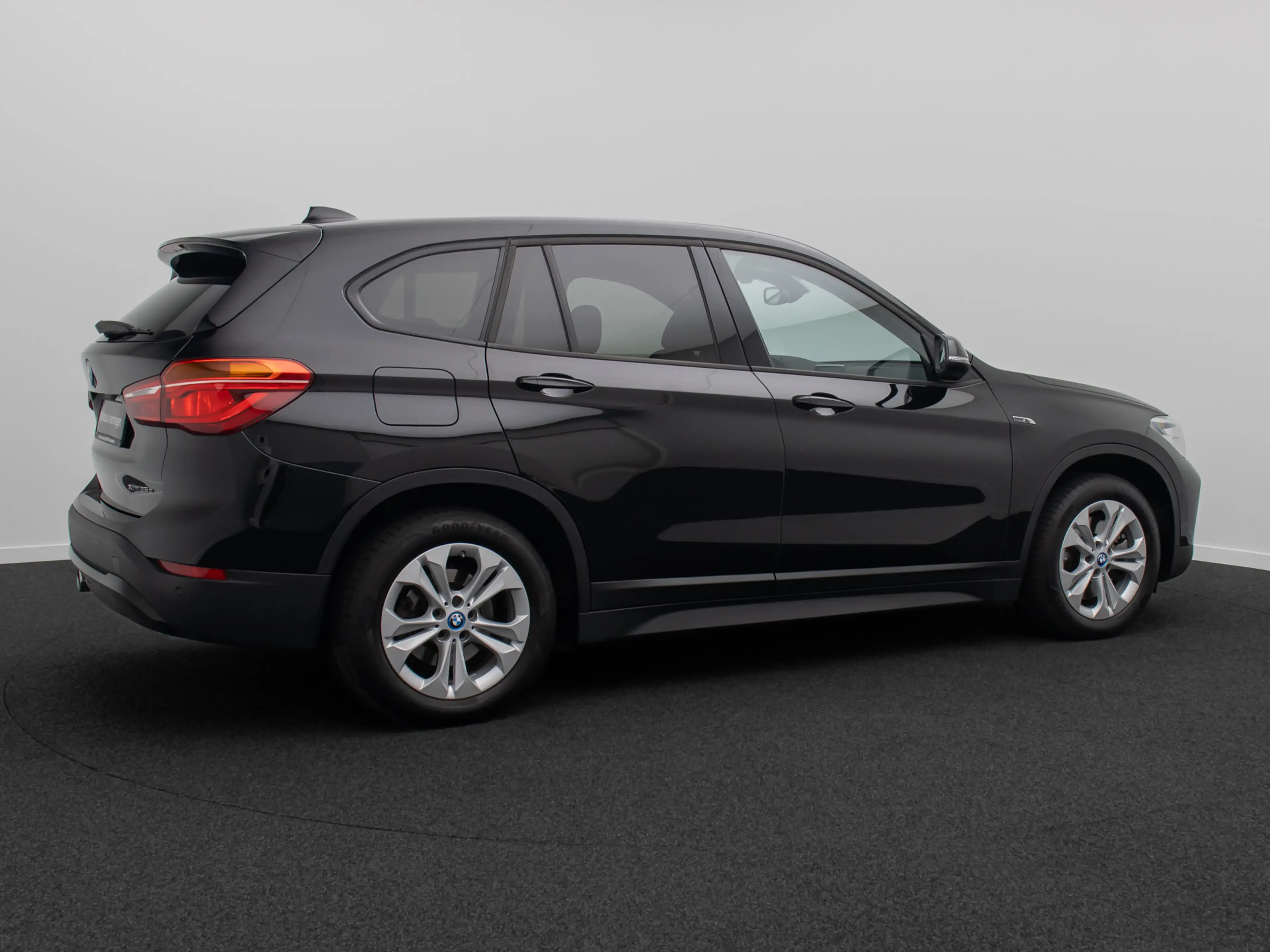 BMW X1 GeschwindigReg DAB ParkAss Navi Lordos — photo 6