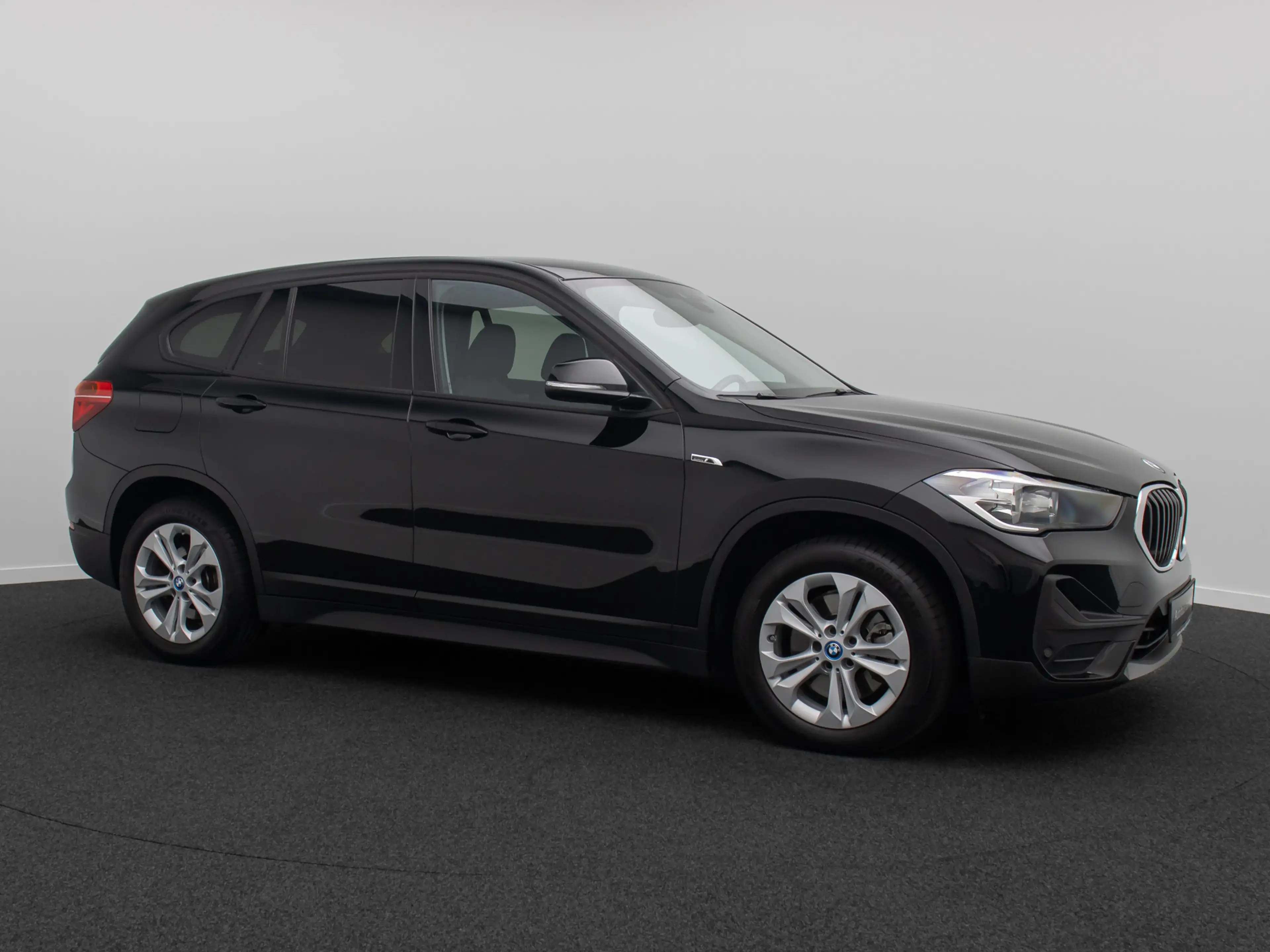 BMW X1 GeschwindigReg DAB ParkAss Navi Lordos — photo 4