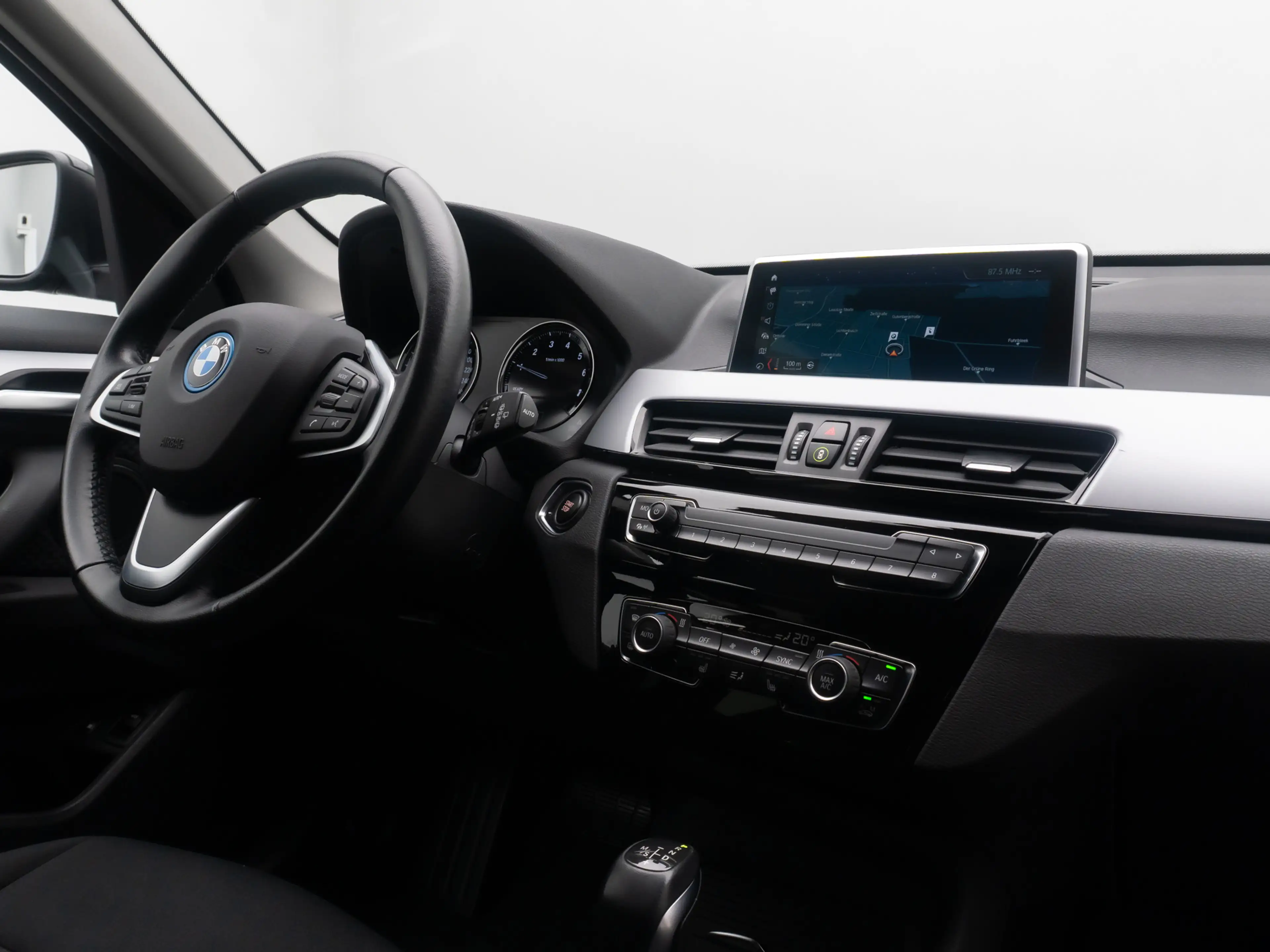 BMW X1 GeschwindigReg DAB ParkAss Navi Lordos — photo 35