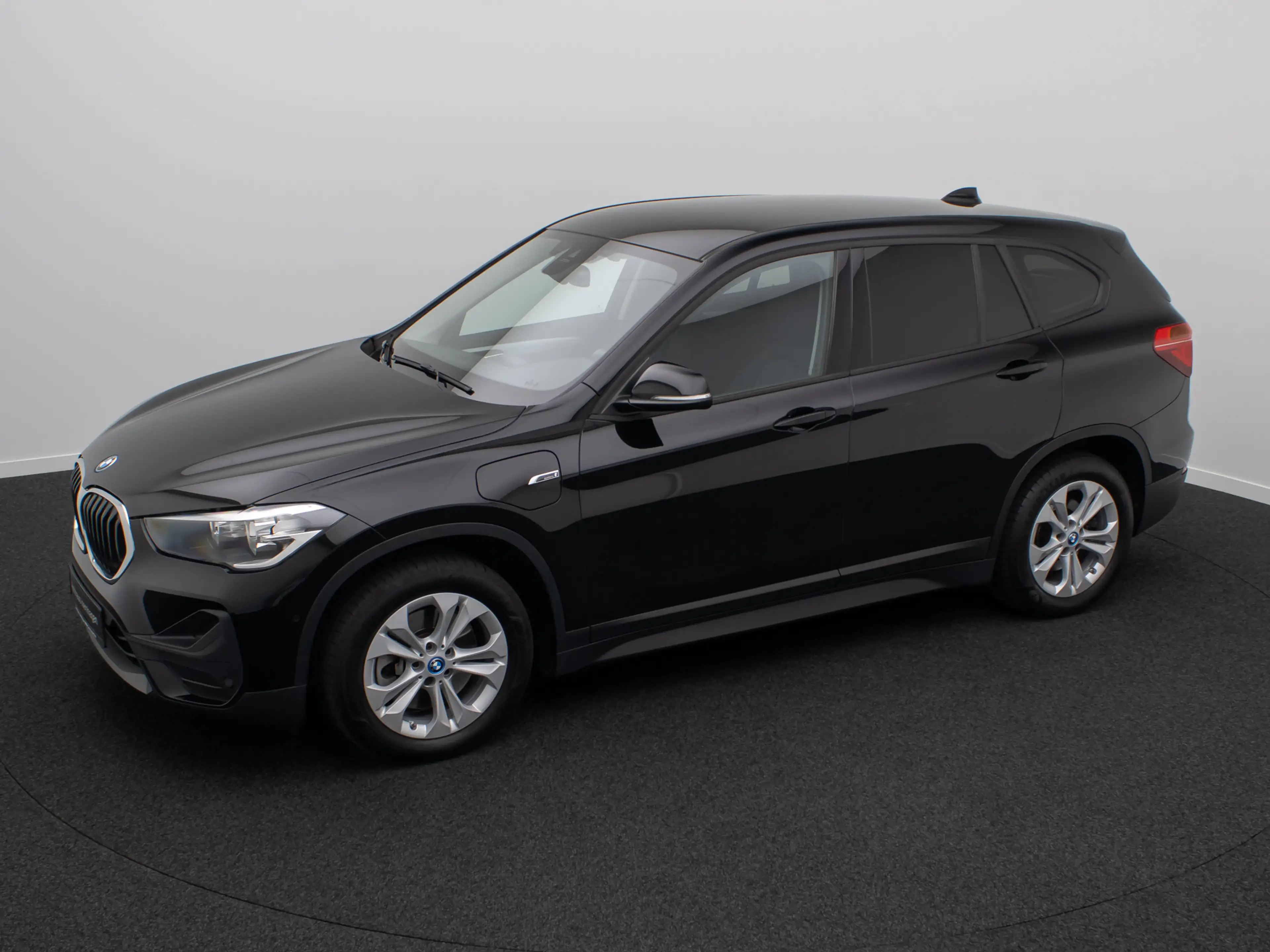 BMW X1 GeschwindigReg DAB ParkAss Navi Lordos — photo 12