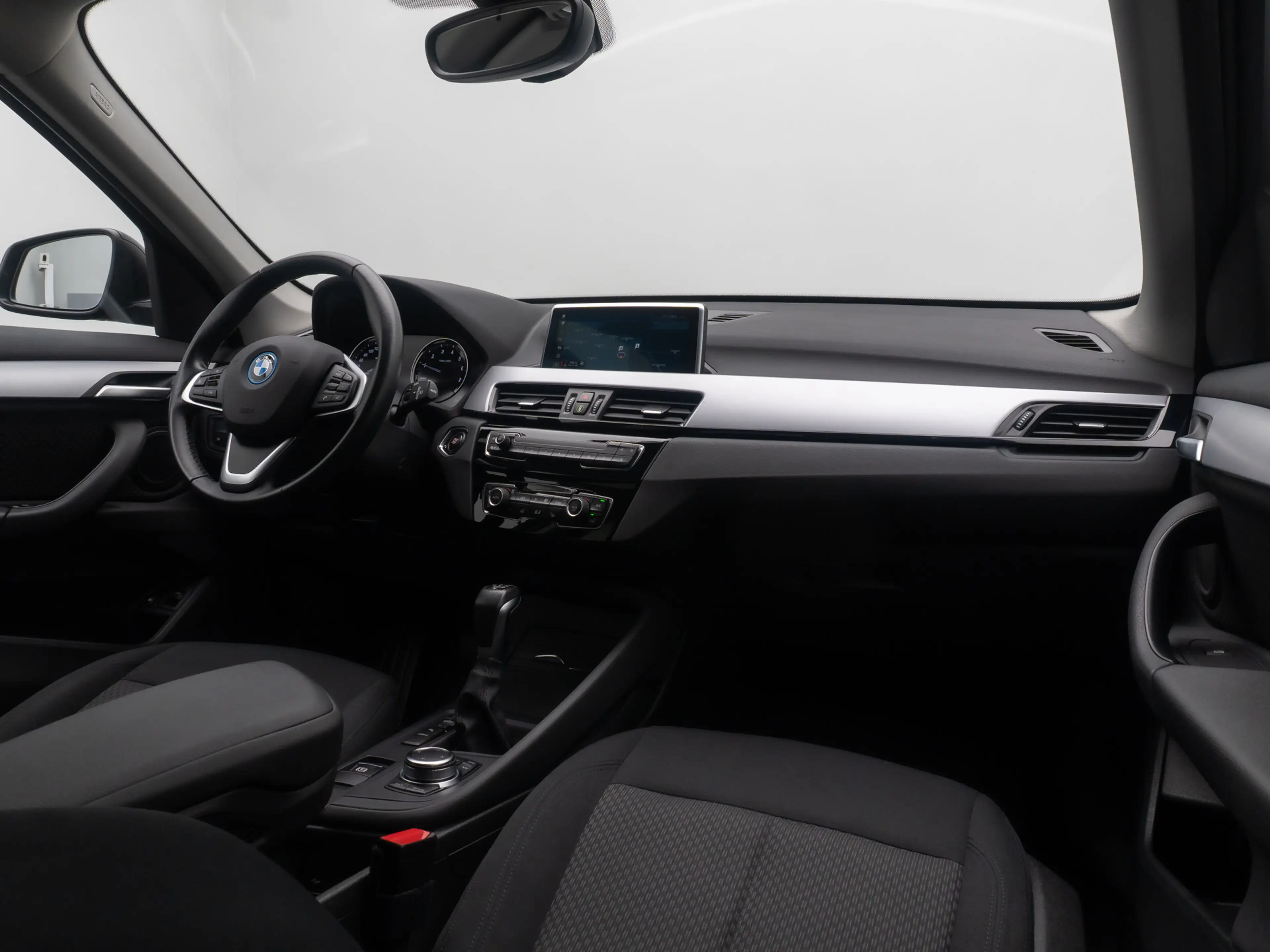 BMW X1 GeschwindigReg DAB ParkAss Navi Lordos — photo 38
