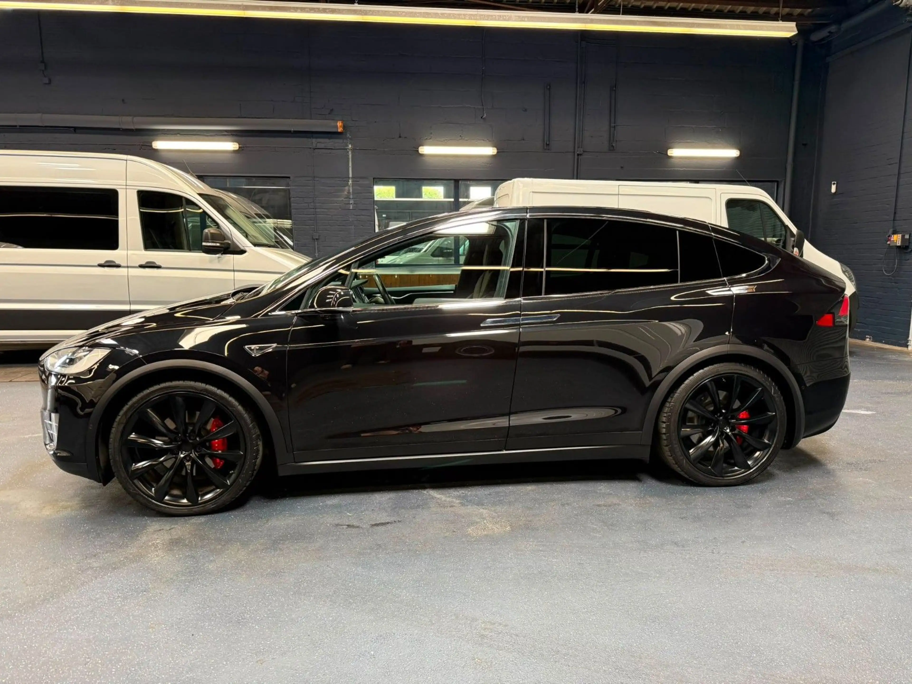 Tesla Model X Performance Dual P90D 6 Sitze CARBON AHK — photo 11