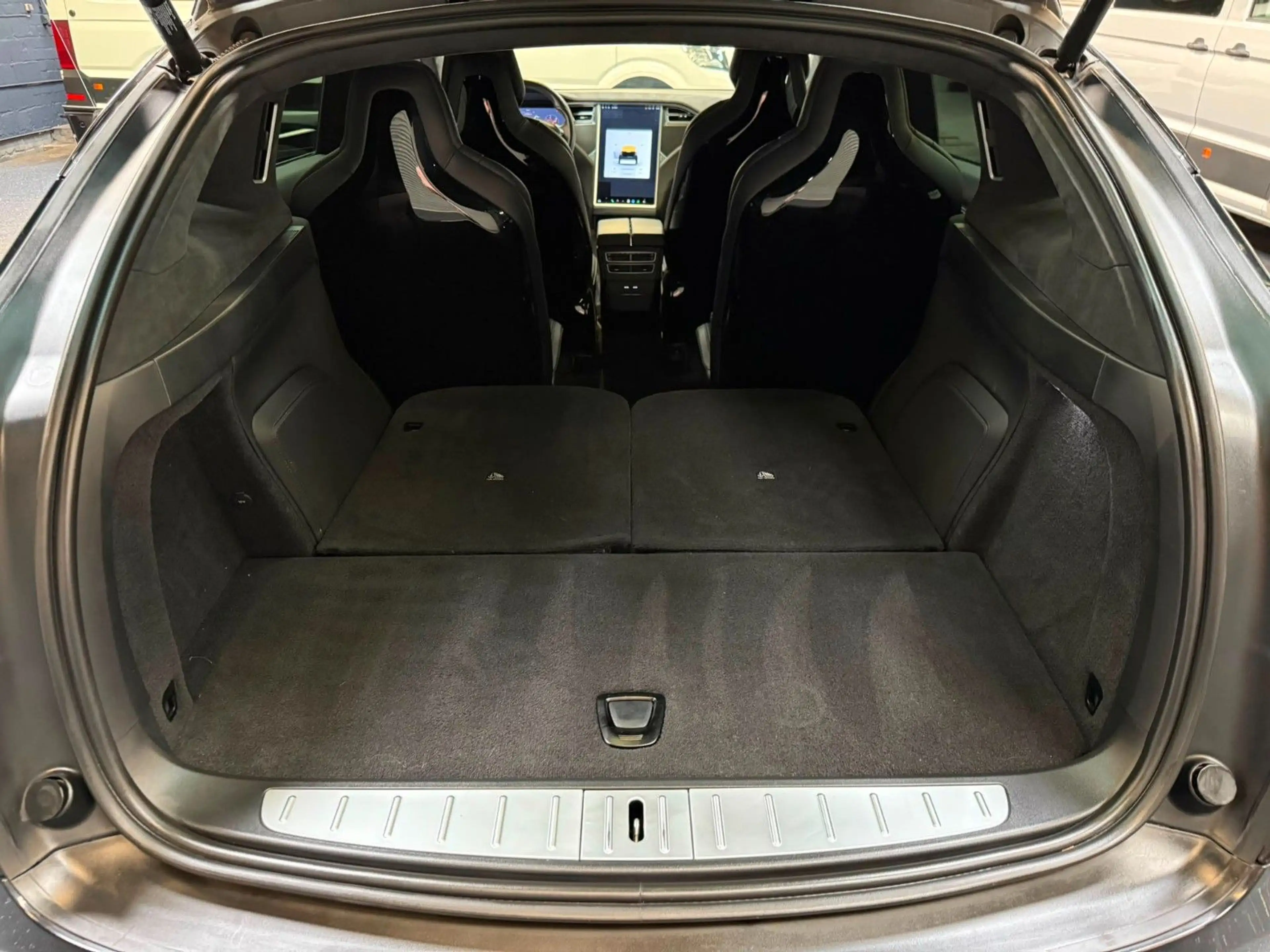 Tesla Model X Performance Dual P90D 6 Sitze CARBON AHK — photo 15