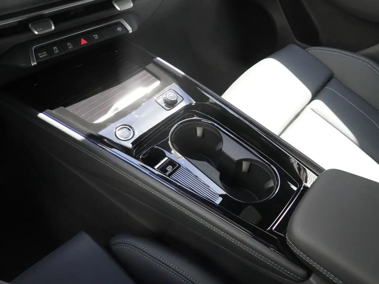 Audi Q3 снимка Audi Q3