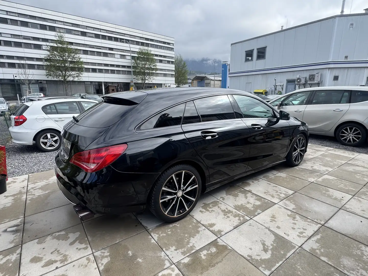 Mercedes-Benz CLA 180 CLA 180 d (117.912) Schwarz - 2