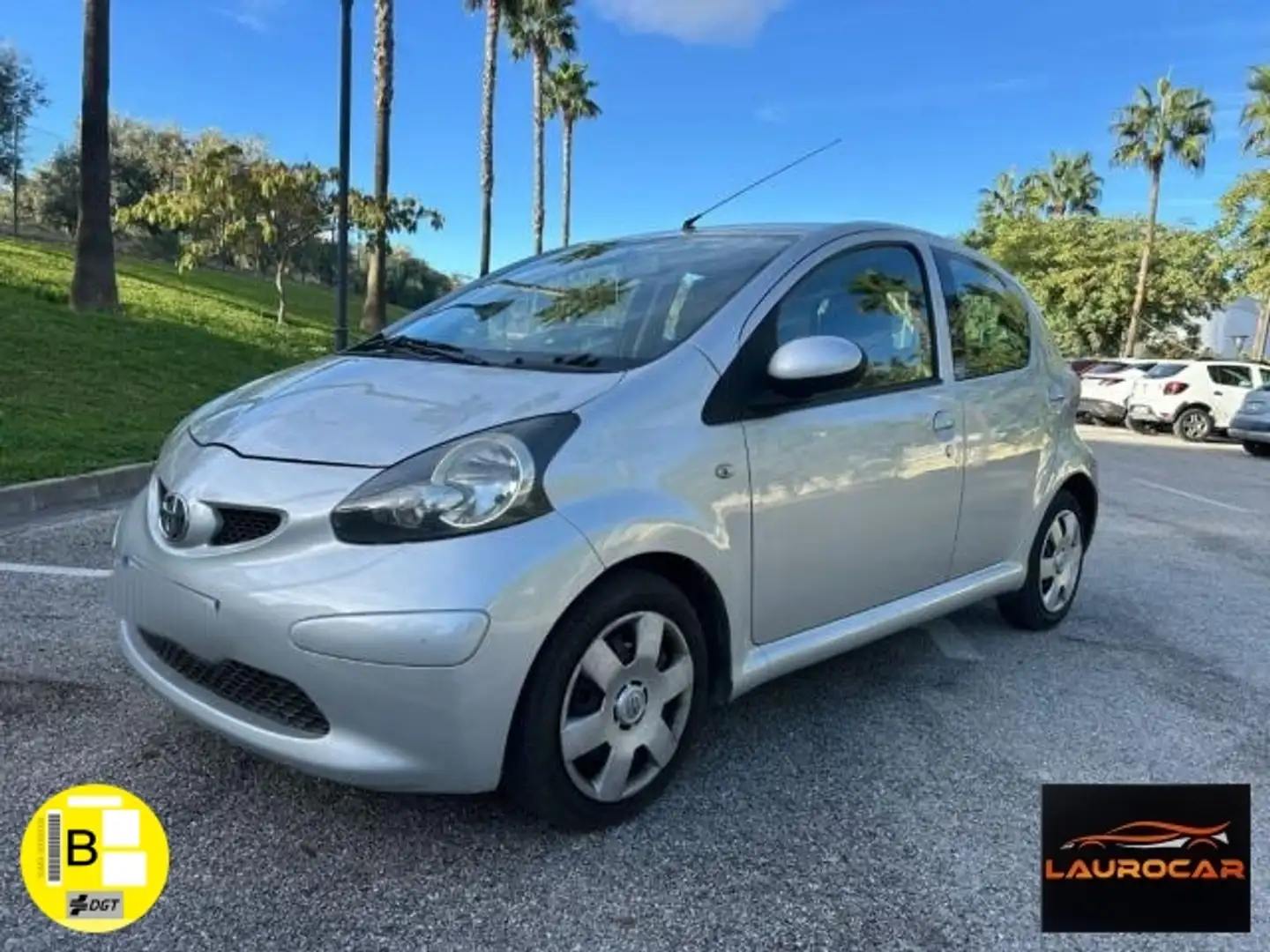 Toyota Aygo 1.4D4-D Sound Grau - 1