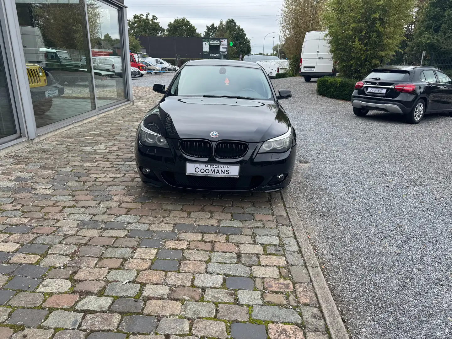 BMW 520 520i Schwarz - 2