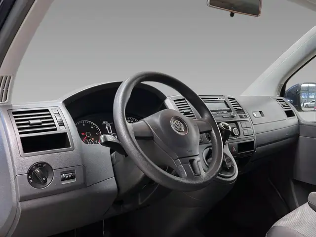 Volkswagen Transporter view 10
