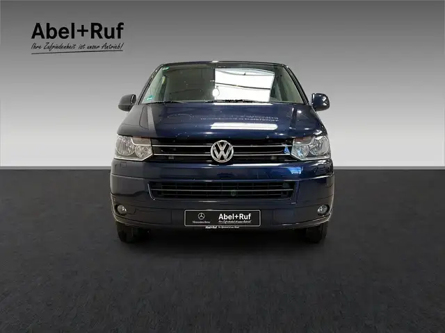 Volkswagen Transporter view 2