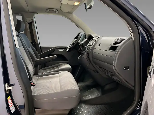 Volkswagen Transporter view 11