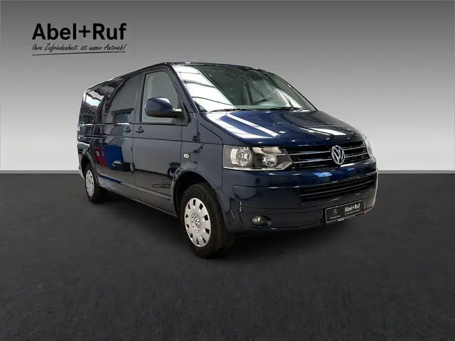 Volkswagen Transporter view 6