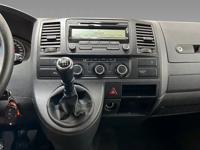 Volkswagen Transporter view 14