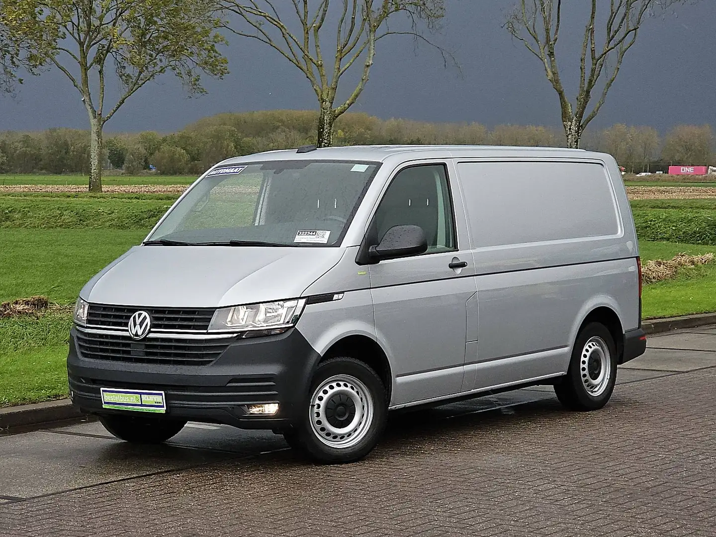 Volkswagen Transporter 2.0 TDI ac automaat EURO6 Zilver - 2